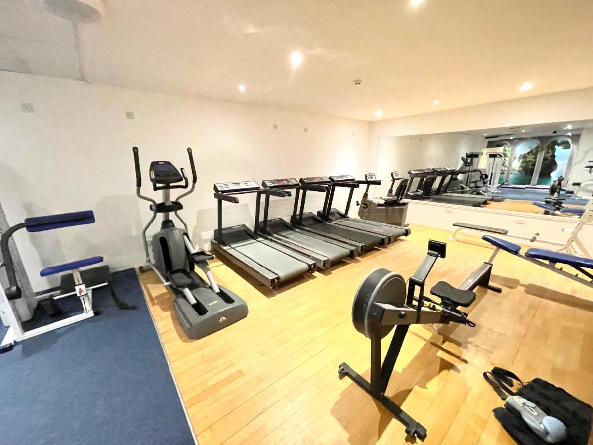 Sea View Family Stay By Beach Gym & Parking Борнмут Экстерьер фото