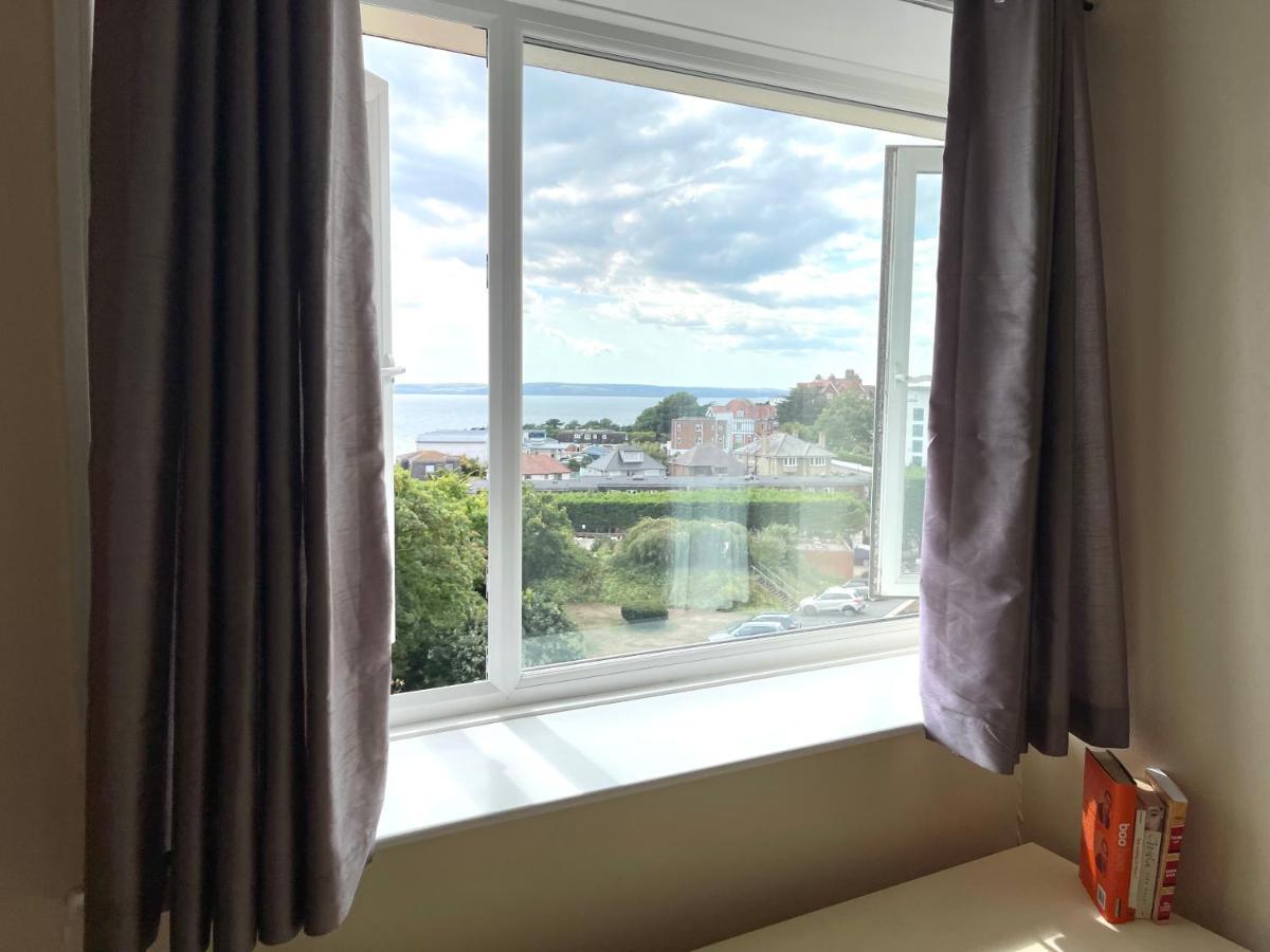 Sea View Family Stay By Beach Gym & Parking Борнмут Экстерьер фото